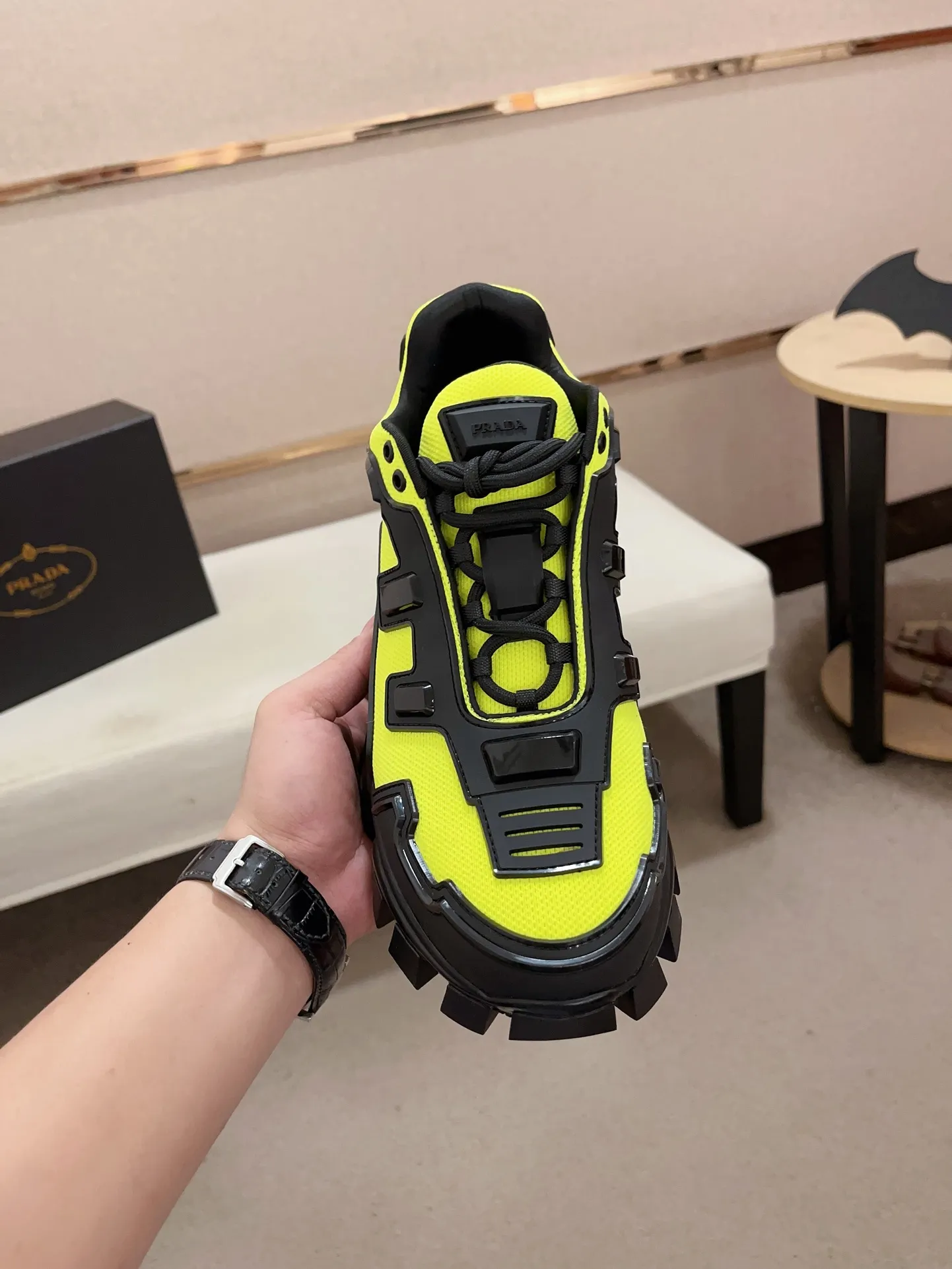 Men's Men's Shoes 💰 620💰 ✔️✔️✔️High-quality new PRADA counters are launched at the same time. The new men's shoes and 😘fabrics are selected from first-layer cowhide. Lining: imported elastic mesh➕cowhide lining. 👍🏿High-end☄️Open-molded non-slip rubber outsole, exquisite lines, simple and elegant, comfortable and high-end for leisure travel. Number of yards: 38 to 44.